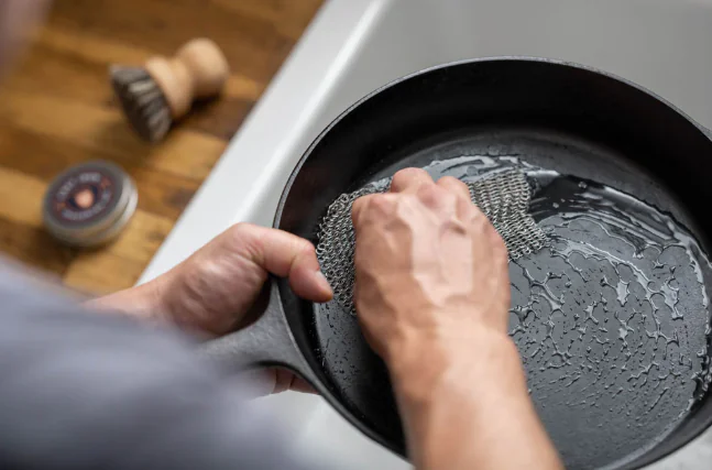 how to wash cast iron skillet