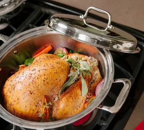 What is the difference between a saucepot and a stockpot