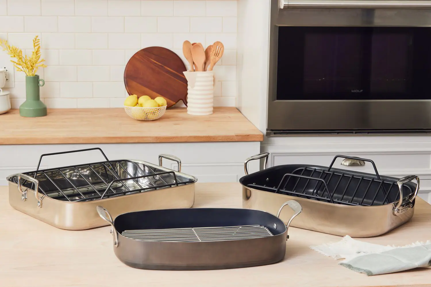 Common Materials of roasting pans