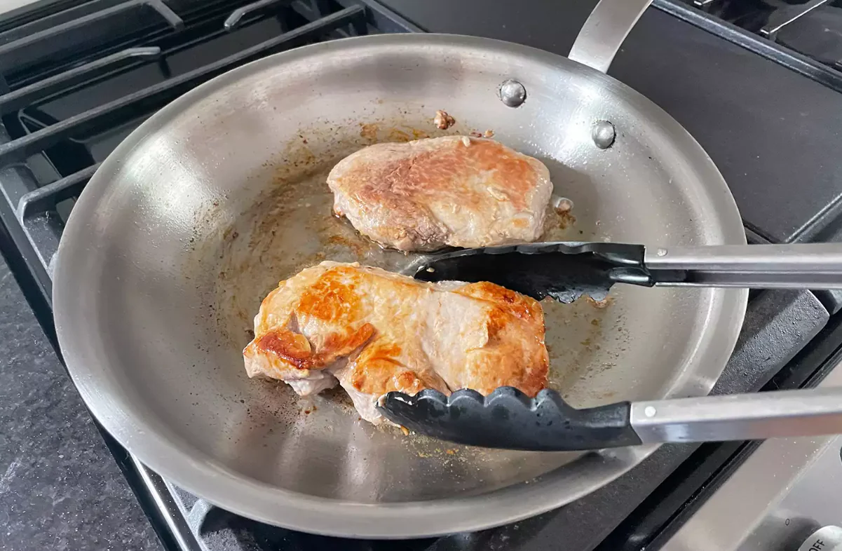 non stick or stainless steel for everyday cooking